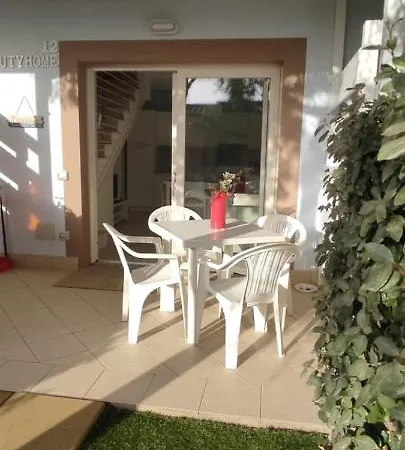 Holiday home Tutyhome